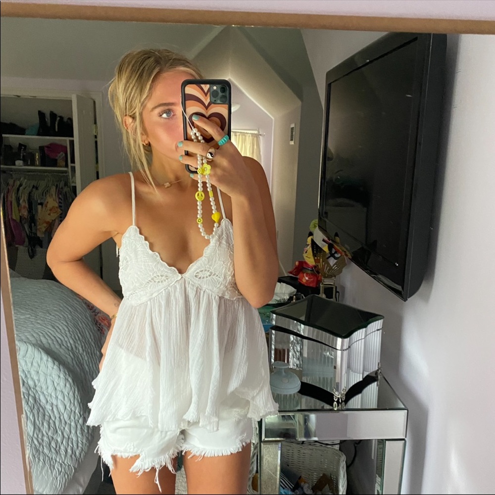White lace flowy top - Picture 3 of 4
